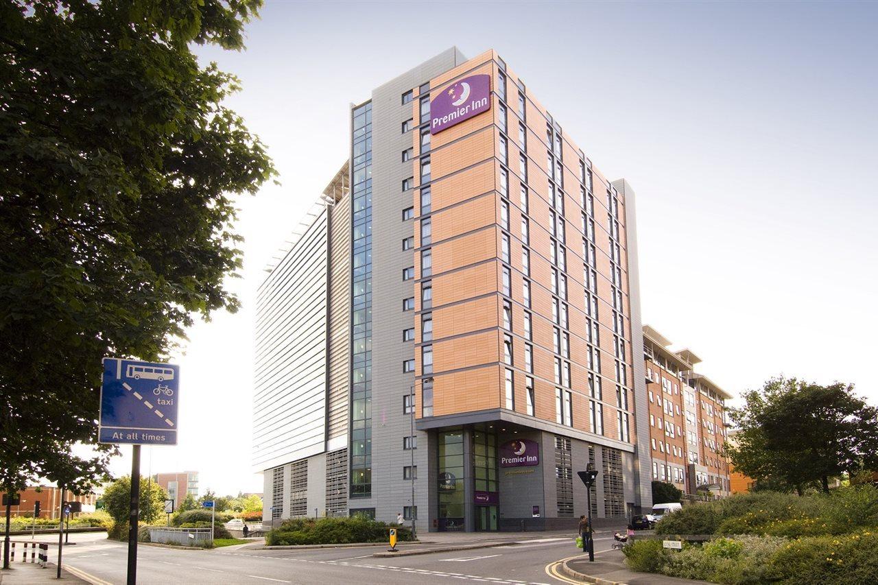 Premier Inn Sheffield City Centre Екстериор снимка