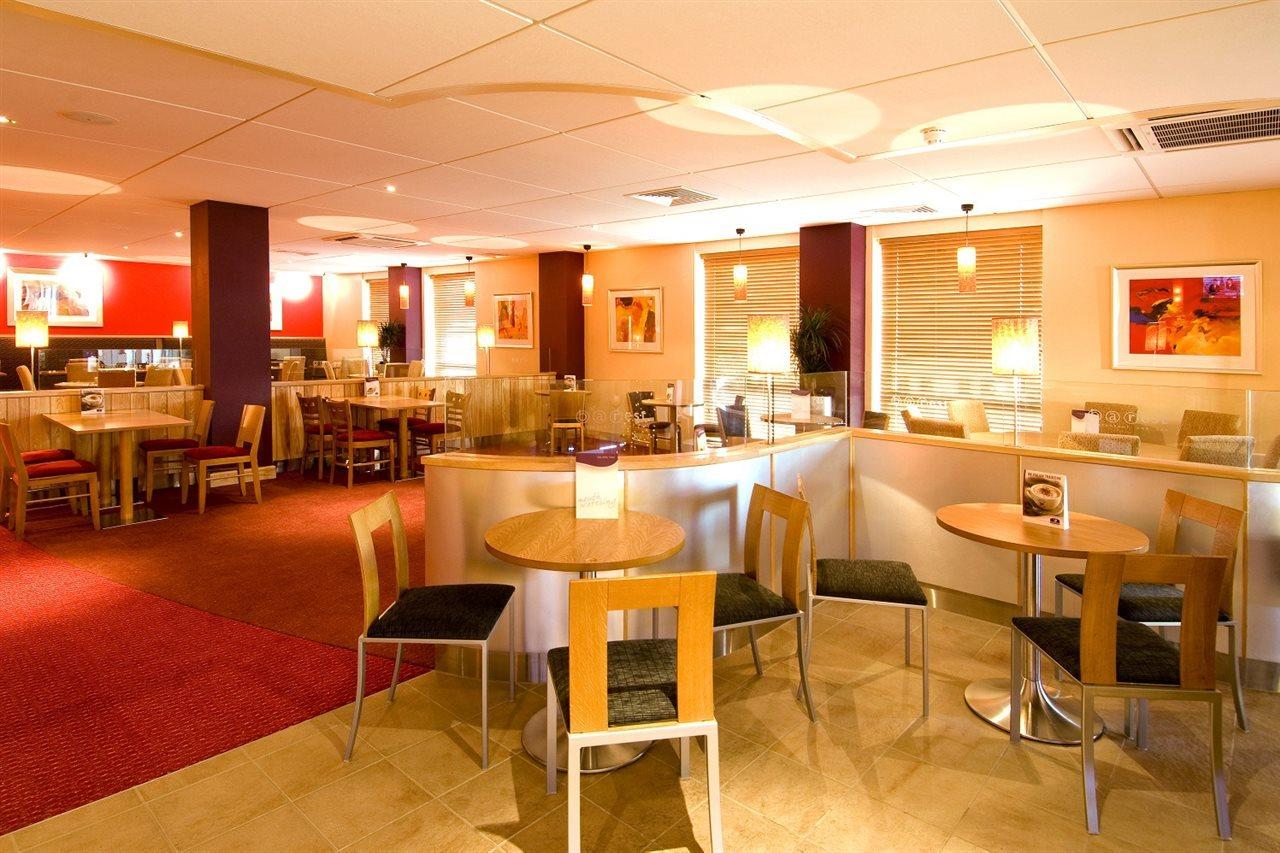 Premier Inn Sheffield City Centre Екстериор снимка