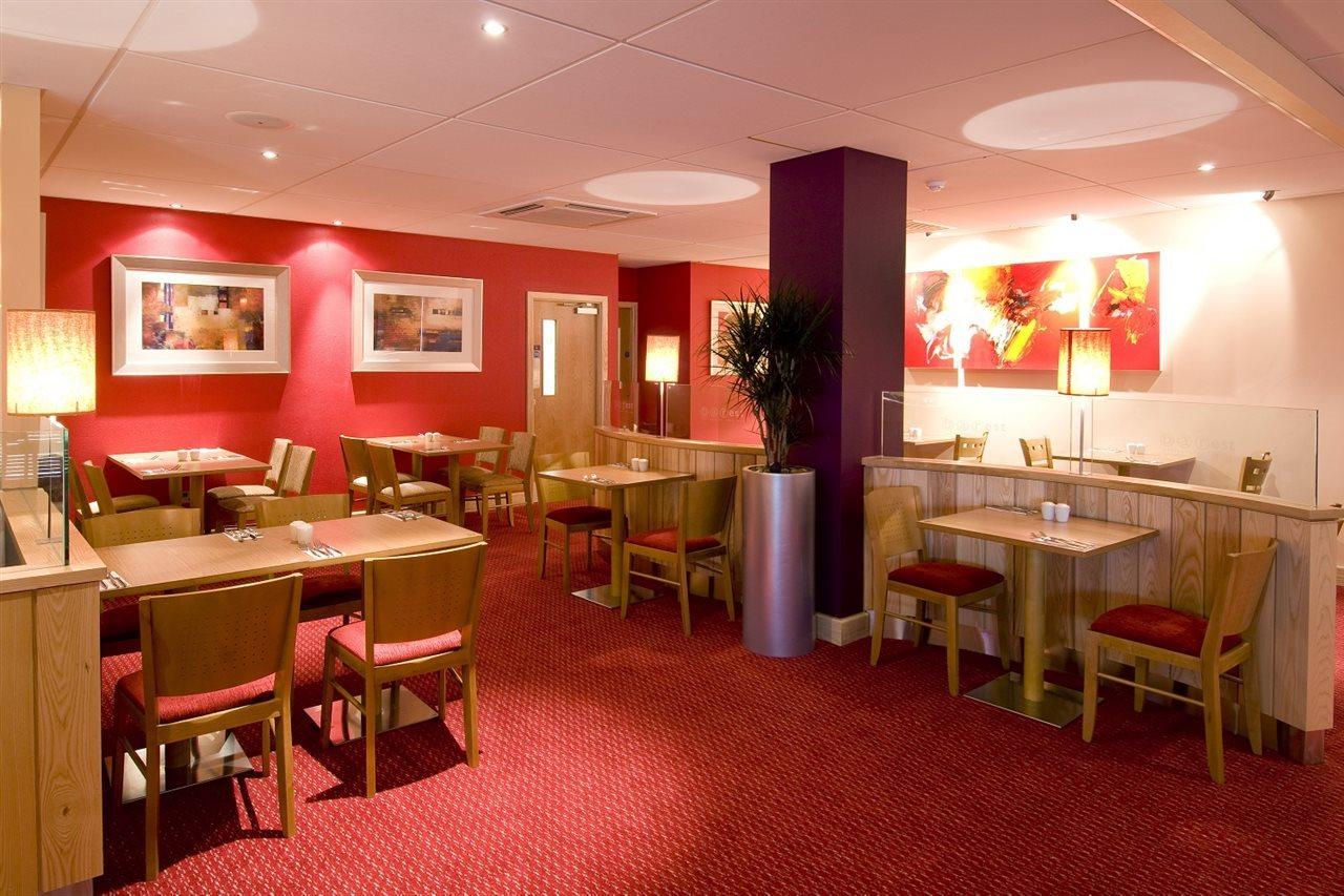 Premier Inn Sheffield City Centre Екстериор снимка