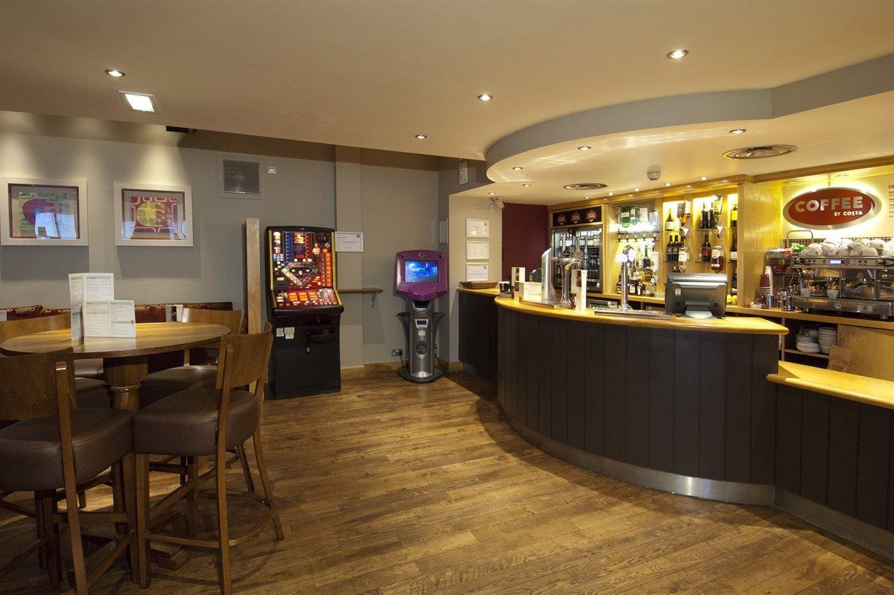 Premier Inn Sheffield City Centre Екстериор снимка