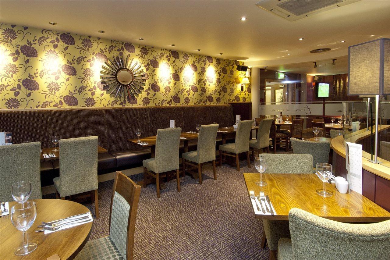 Premier Inn Sheffield City Centre Екстериор снимка