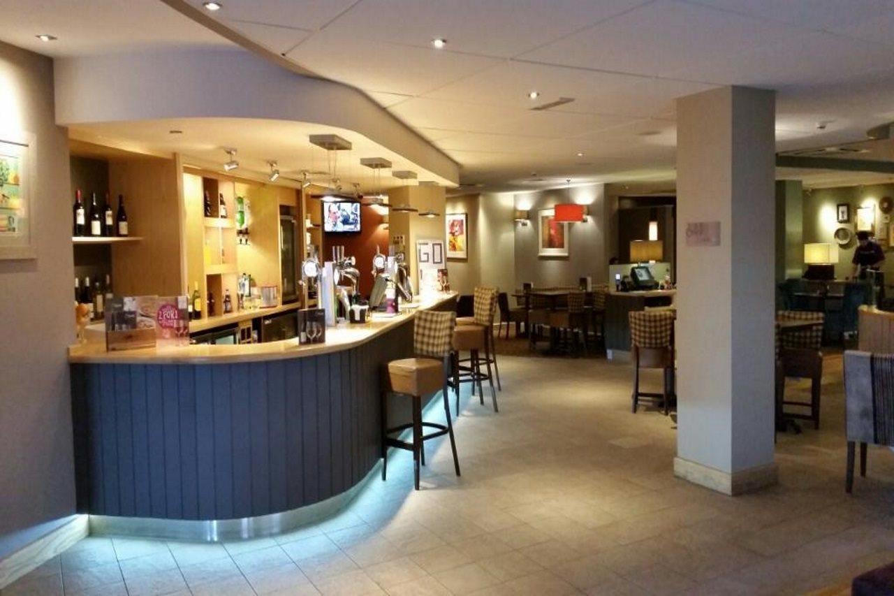 Premier Inn Sheffield City Centre Екстериор снимка